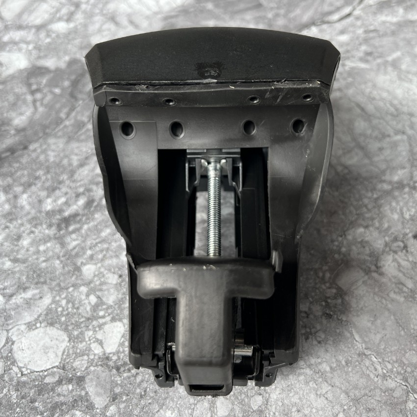 Base clamp for the platform